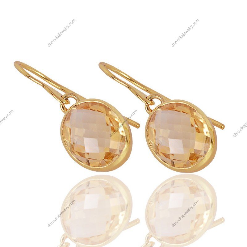 Faceted citrine drop earrings in gold with a timeless and elegant design. alternate image