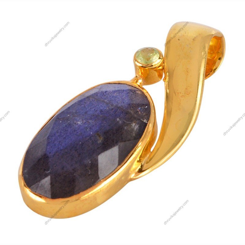 Gold-plated labradorite pendant with peridot accent, elegant gemstone jewelry alternate image