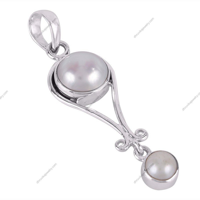 Sterling silver pearl pendant with two freshwater pearls in an elegant silver setting alternate image