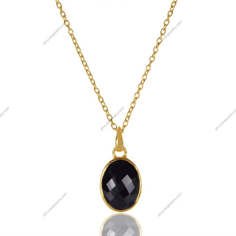 Gold-plated black onyx pendant necklace with faceted oval gemstone on delicate chain alternate image