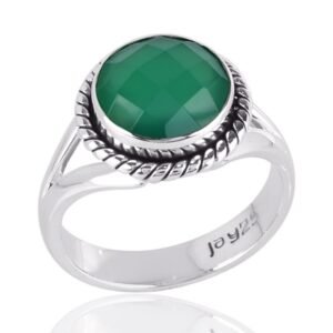 Elegant Green Onyx Sterling Silver Ring with vintage-inspired gemstone setting main view