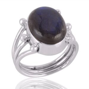 Labradorite sterling silver statement ring with an oval gemstone and vintage boho design main view